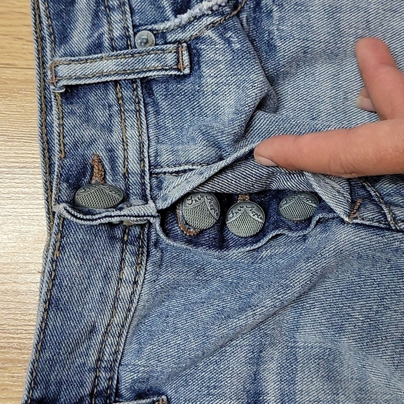 Free People button fly denim cutoff jean shorts - Picture 6 of 6